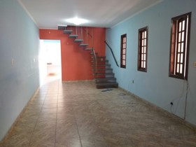 Casa à venda em São Paulo com 6 dorms, 1 suíte, 1 wc, 1 vaga, 250 m2 úteis