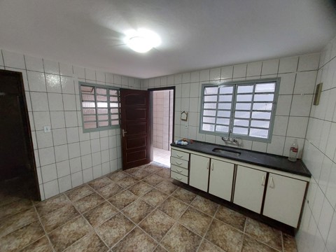 Casa à venda em São Paulo com 6 dormitórios, 1 suite, 1 banheiro, 1 vaga, 250 m2 de área útil, código 310-464 (2/16)