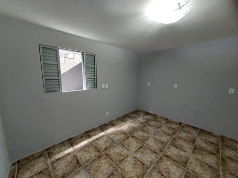 Casa à venda em São Paulo com 6 dormitórios, 1 suite, 1 banheiro, 1 vaga, 250 m2 de área útil, código 310-464 (8/16)
