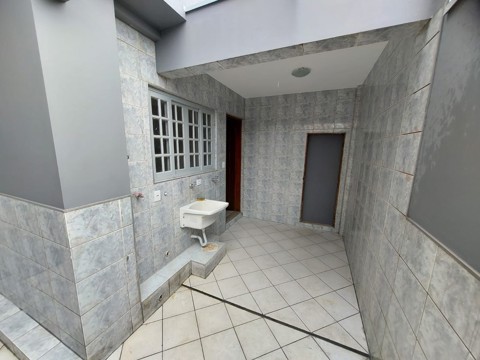 Casa à venda em São Paulo com 6 dormitórios, 1 suite, 1 banheiro, 1 vaga, 250 m2 de área útil, código 310-464 (9/16)