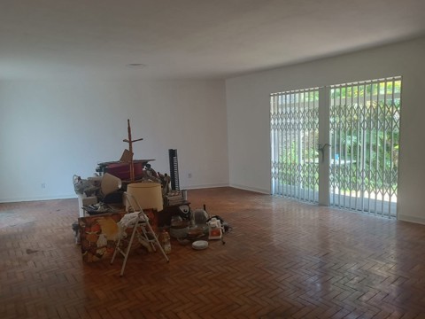 Casa à venda em São Paulo com 3 dormitórios, 1 banheiro, 4 vagas, 187 m2 de área útil, código 310-488 (9/23)
