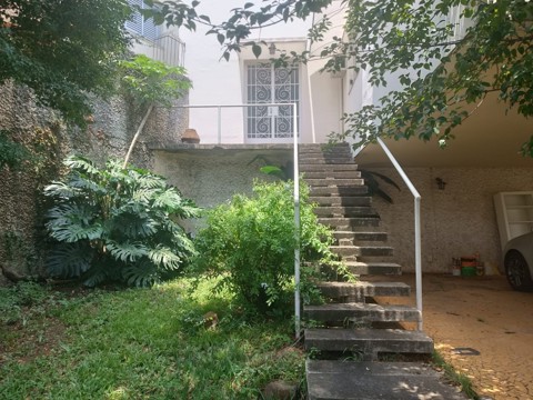 Casa à venda em São Paulo com 3 dormitórios, 1 banheiro, 4 vagas, 187 m2 de área útil, código 310-488 (22/23)