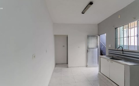 Casa à venda em São Paulo com 2 dormitórios, 1 banheiro, 100 m2 de área útil, código 310-510 (10/22)