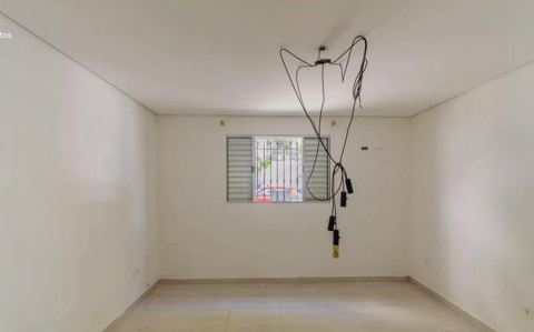 Casa à venda em São Paulo com 2 dormitórios, 1 banheiro, 100 m2 de área útil, código 310-510 (12/22)