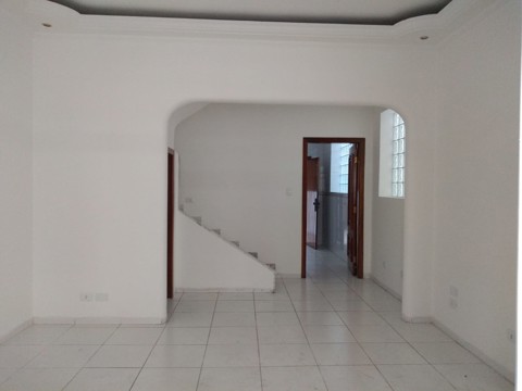 Sobrado à venda em São Paulo com 4 dormitórios, 3 suites, 3 banheiros, 2 vagas, 202 m2 de área útil, código 310-520 (1/18)