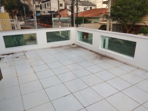 Sobrado à venda em São Paulo com 4 dormitórios, 3 suites, 3 banheiros, 2 vagas, 202 m2 de área útil, código 310-520 (8/18)