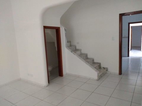 Sobrado à venda em São Paulo com 4 dormitórios, 3 suites, 3 banheiros, 2 vagas, 202 m2 de área útil, código 310-520 (2/18)