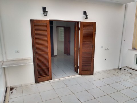 Sobrado à venda em São Paulo com 4 dormitórios, 3 suites, 3 banheiros, 2 vagas, 202 m2 de área útil, código 310-520 (11/18)