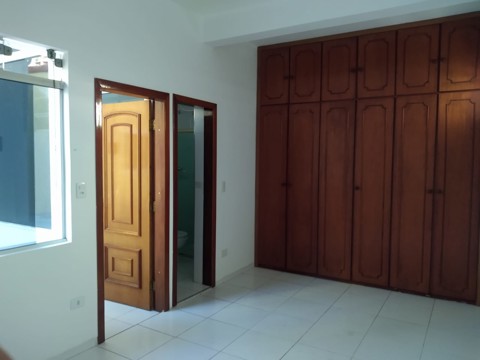 Sobrado à venda em São Paulo com 4 dormitórios, 3 suites, 3 banheiros, 2 vagas, 202 m2 de área útil, código 310-520 (15/18)